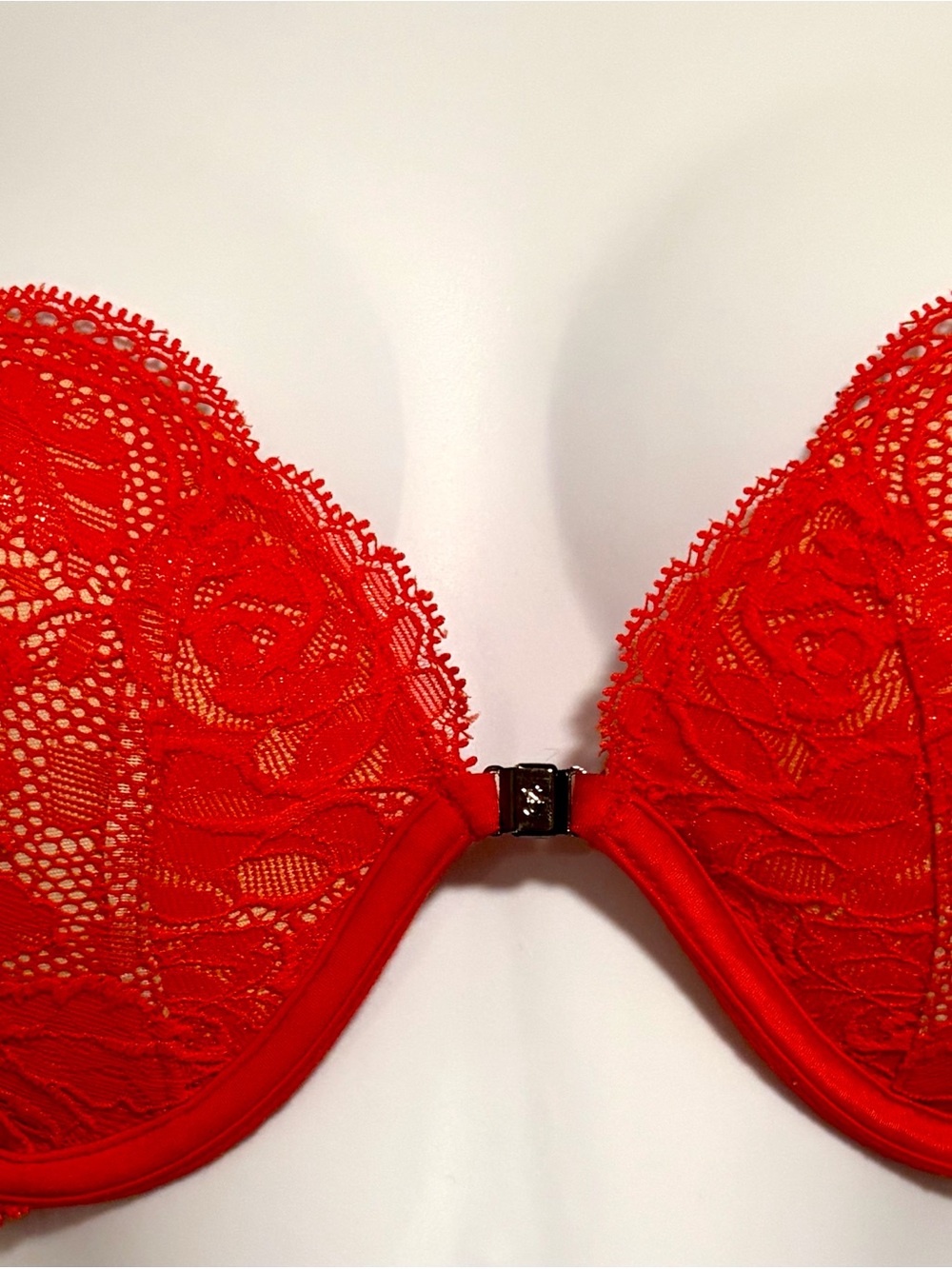 Victoria's Secret Red Lace Push-Up Bra with Front Clasp
